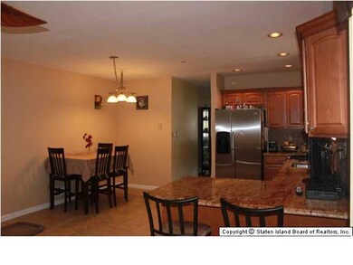 10 Theresa Ln, Staten Island, NY 10308 - photo 5