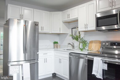 6008 Saint Moritz Dr, Temple Hills, MD 20748 - photo 5