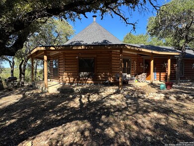 620 Lake Forest Rd, Pipe Creek, TX 78063 - photo 4