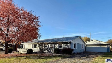 320 W Thomas St, Sullivan, IN 47882 - photo 2