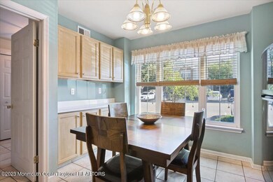 07-31 Heathrow Ct, Unit 7, Freehold Town