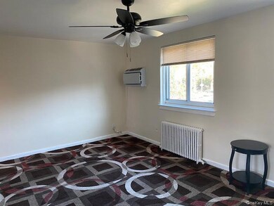 73-24 255th St unit H-2, Glen Oaks, NY 11004 - photo 5