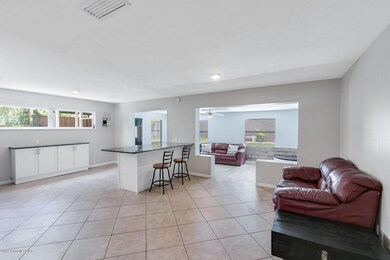 Living / Dining Area