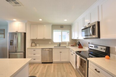 2744 S PECAN