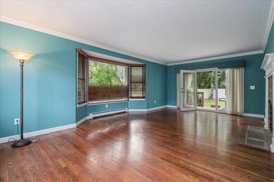 06-Living Room