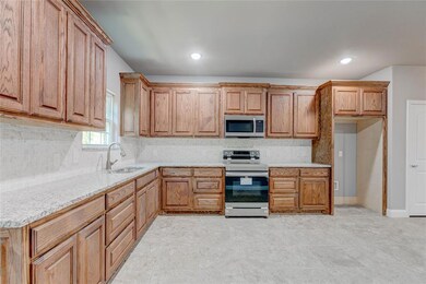 705 Royal St, Cleburne, TX 76031 - photo 7