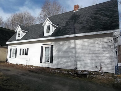 37 Price St, Calais, ME 04619 - photo 5