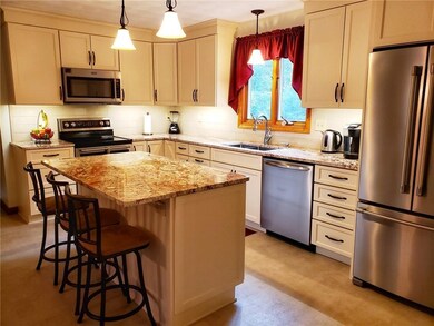 39 Suzanne Ct, West Greenwich, RI 02817 - photo 4