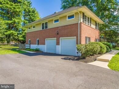 1207 Heather Ln, Wilmington, DE 19803 - photo 2