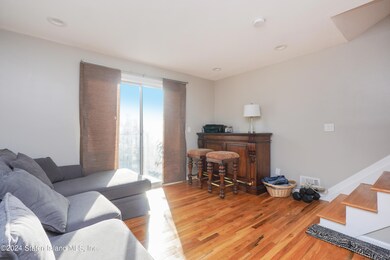 810 Bloomingdale Rd, Staten Island, NY 10309 - photo 4