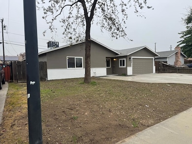 956 E Cinnamon Dr, Lemoore, CA 93245 - photo 2