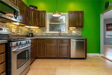 4376 E Lake Rd, Sheffield Lake, OH 44054 - photo 6