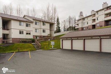 Condo/Garage