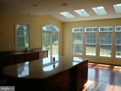 10760 Tullamore Ct, Manassas, VA 20111 - photo 3