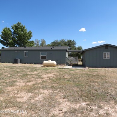 24200 N Bourbon Aly, Paulden, AZ 86334 - photo 5