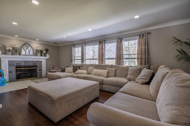 2107 N Benson Rd, Fairfield, CT 06824 - photo 7