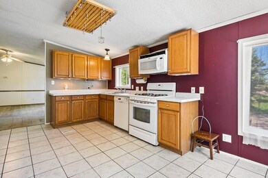 05_3654WShawneeRd_91_KitchenLivingRoom_L
