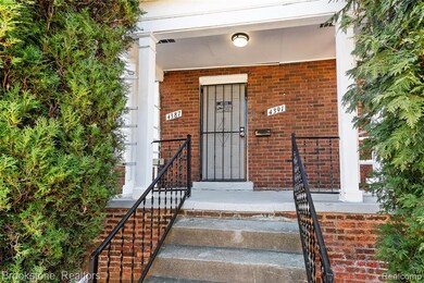 Front of Home/Street View/Entrance