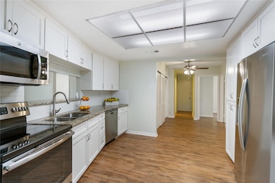 This home has a great floor plan with breakfast no