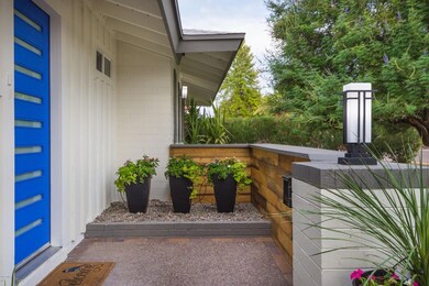 003_Entry Way