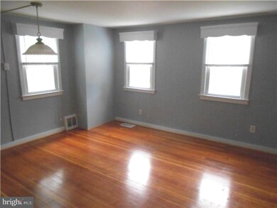 319 N Stiles Ave, Maple Shade Township, NJ 08052 - photo 5