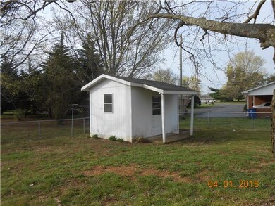 305 Rosemary Ln, Shelbyville, TN 37160 - photo 3