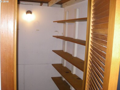 Bedroom, Primary