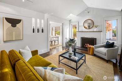 3618 Whitman Ave N, Seattle, WA 98103 - photo 2