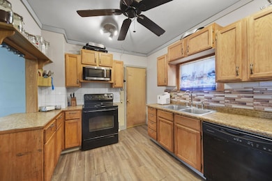 613 Backus St, Jackson, MI 49202 - photo 2