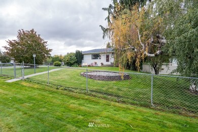 1782 Glen St NE, East Wenatchee, WA 98802 - photo 2