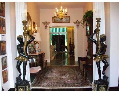 Foyer.