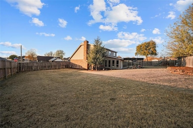 812 S Avery St, Moore, OK 73160 - photo 5