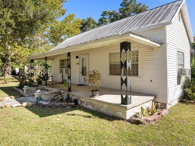 329 SE 2nd St, Williston, FL 32696 - photo 2