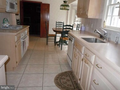 15120 Middlegate Rd, Silver Spring, MD 20905 - photo 5