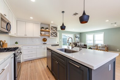 910 Algregg St, Houston, TX 77009 - photo 5