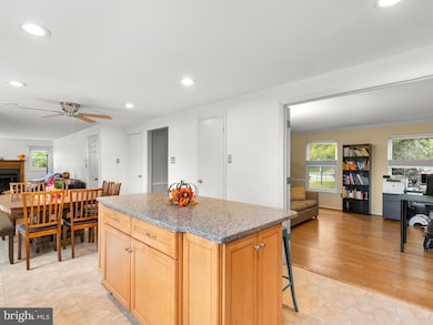 6257 Fairbourne Ct, Hanover, MD 21076 - photo 7