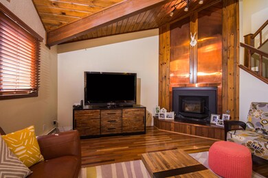 04 Living Room