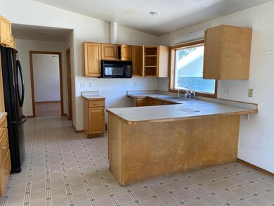 139 E Evergreen Dr, Kalispell, MT 59901 - photo 2