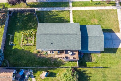 2317 W Springbrook Ct, Grand Forks, ND 58201 - photo 3