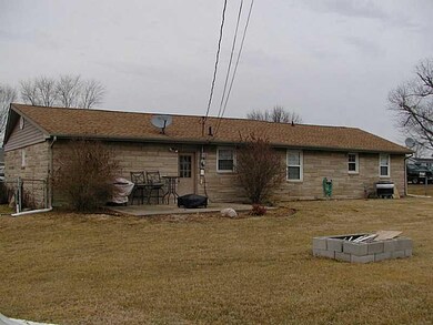 8981 E Hillcrest Rd, Columbus, IN 47203 - photo 2