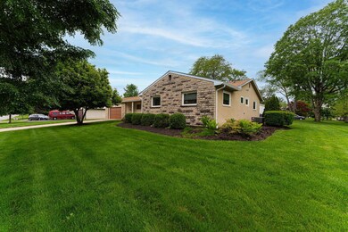 2-web-or-mls-Tracey Thayer - 4015 Mountv