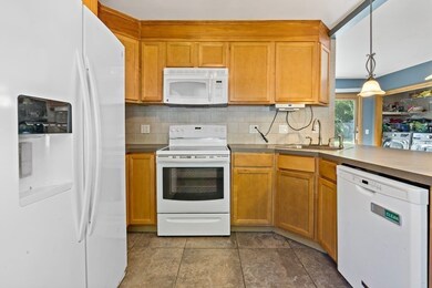 44 Sowams Dr, Bristol, RI 02809 - photo 7