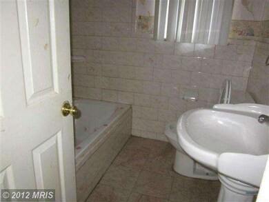 2205 Weber Dr, District Heights, MD 20747 - photo 5