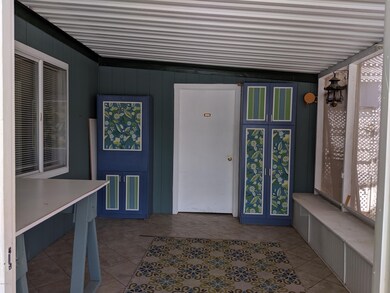 3514 Gldleaf Screen Patio & Storage