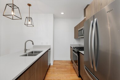 11-218 W Kingsley St008