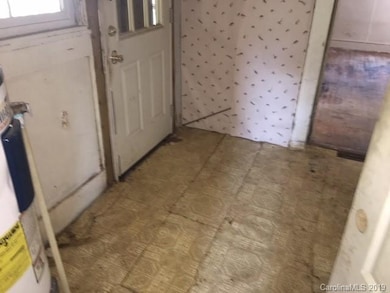 1006 Caldwell St, Statesville, NC 28677 - photo 7