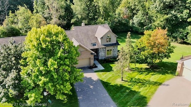 7065 Deerwood Trail unit 27, West Bloomfield, MI 48323 - photo 3