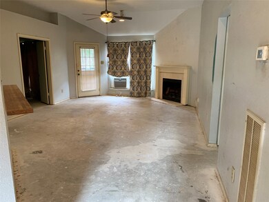 10919 Thorncliff Dr, Humble, TX 77396 - photo 2