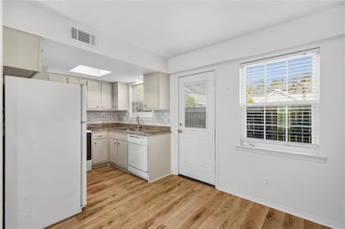 126 Du Rhu Dr unit C, Mobile, AL 36608 - photo 5