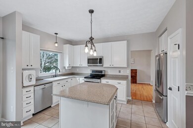 9653 Overton Dr, Laurel, MD 20723 - photo 3